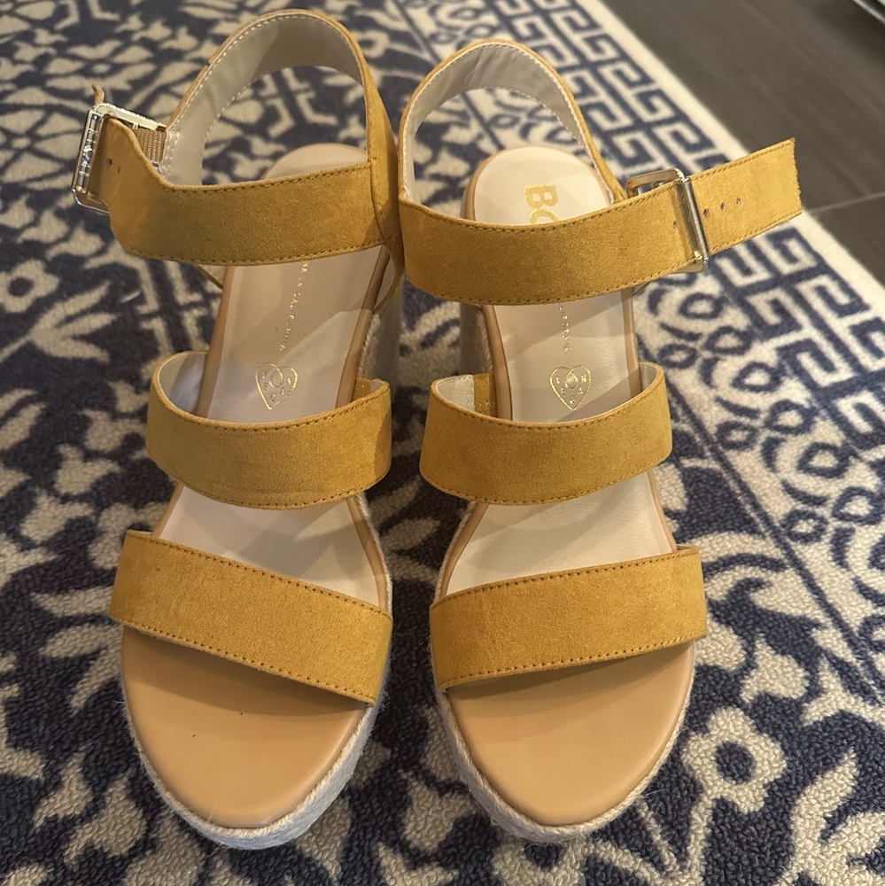 BC Footwear Wedge Sandals – Size 8 – Brand New
